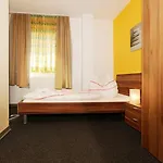 Otel Goldener Hahn