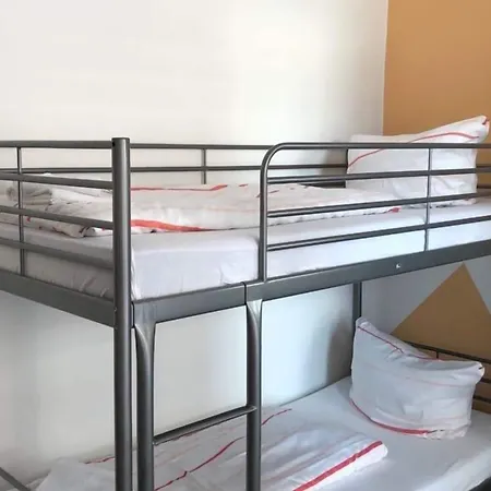 Hotell Goldener Hahn 2*