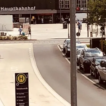 Hotell Goldener Hahn 2*