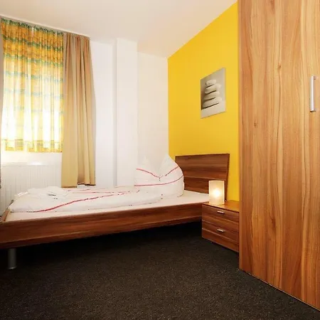 Goldener Hahn Hotell 2*