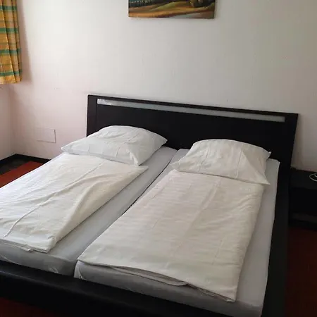 Goldener Hahn 2* Duisburg